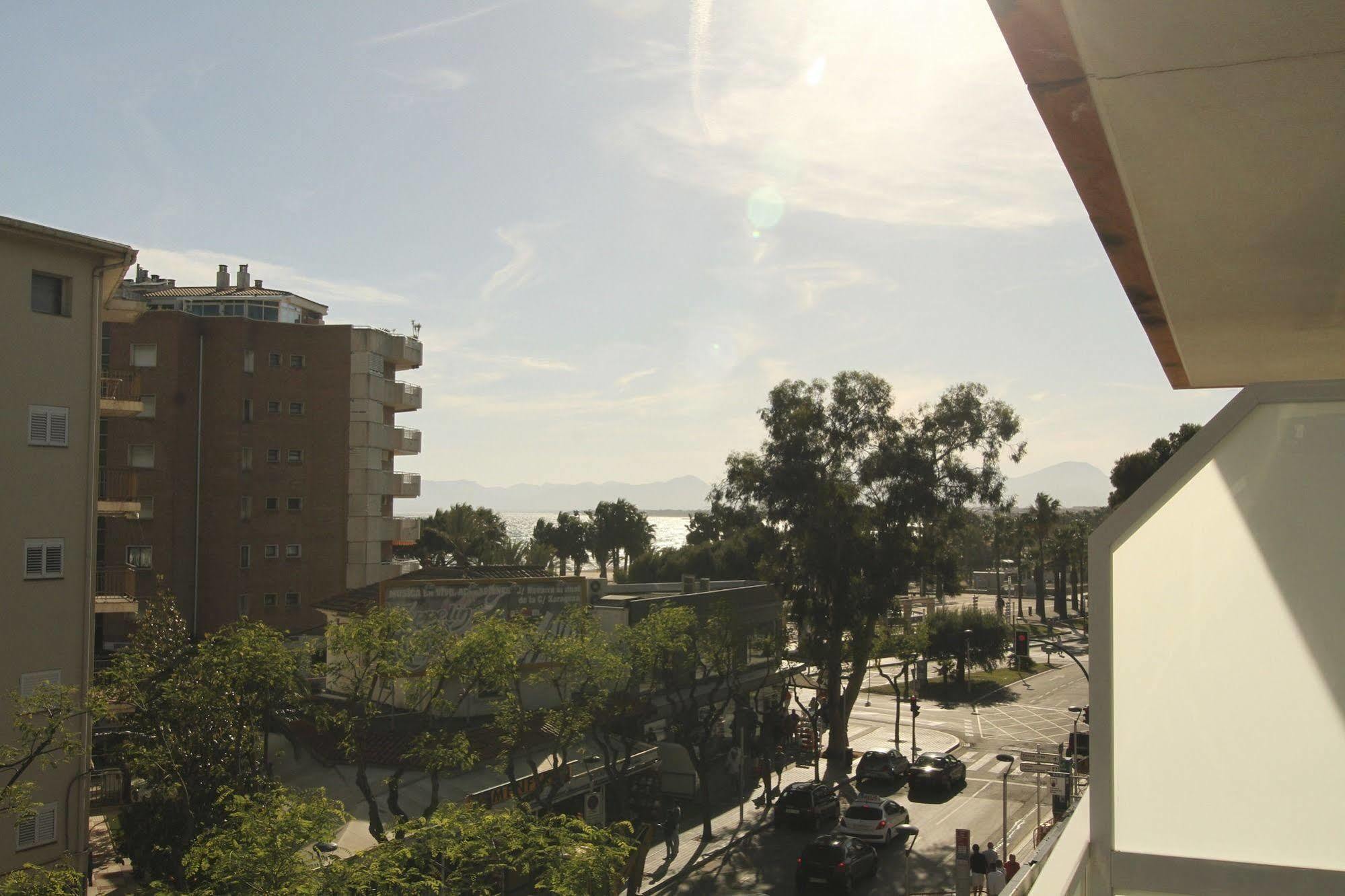 Hostal Tahiti Rs Salou Exterior photo